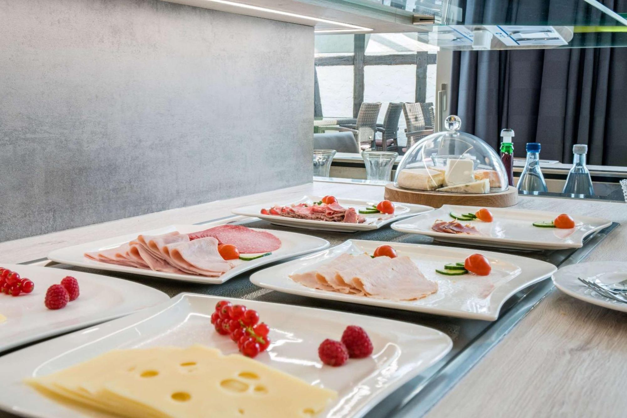 Hotel Western St. Michael 4*